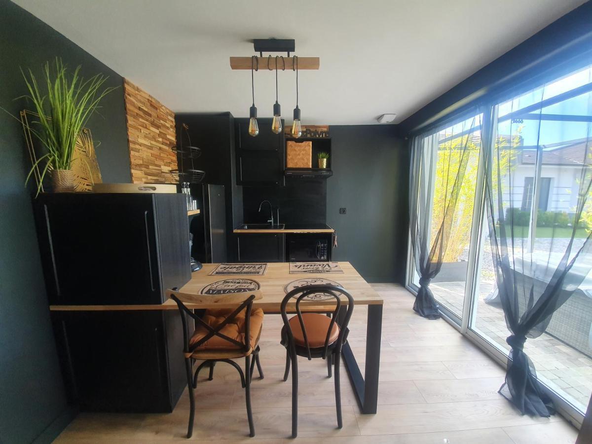 Jungle Apartment Mios Ngoại thất bức ảnh